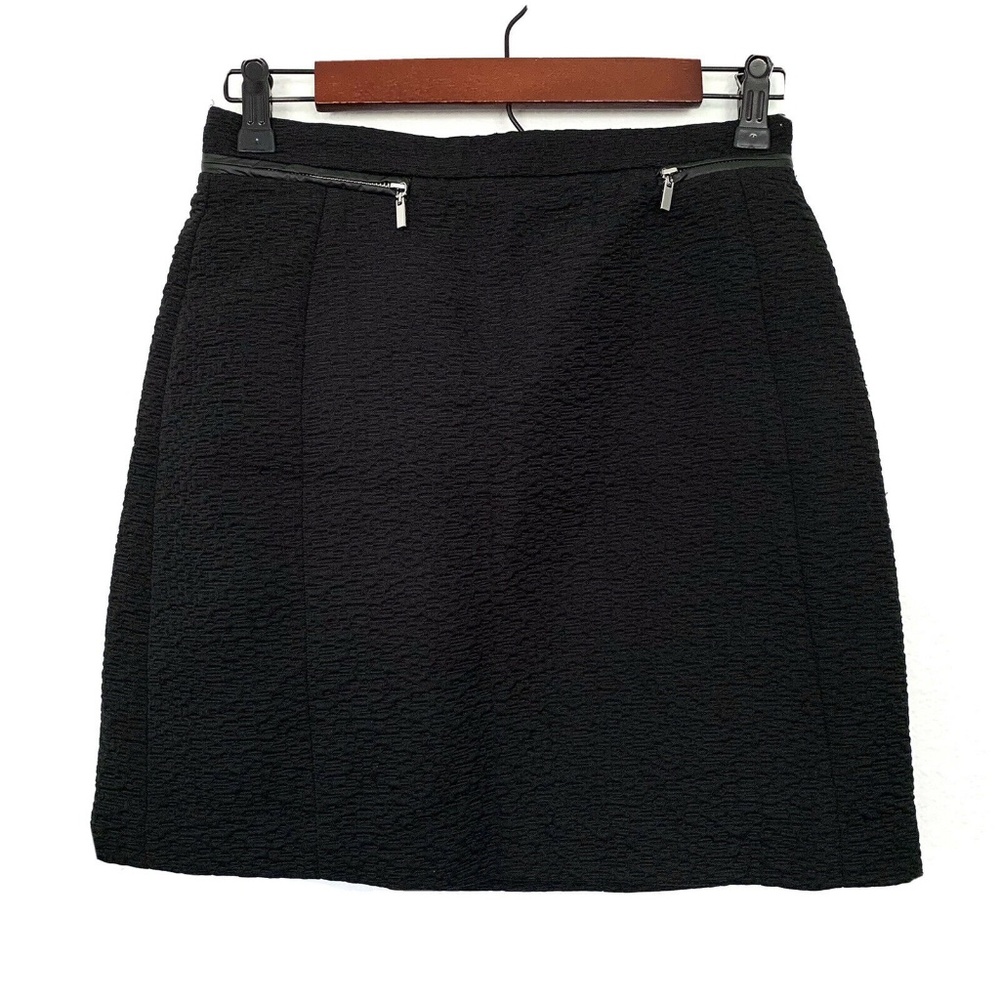 H&M Black Embossed Zipper A Line Mini Skirt - Picture 1 of 7